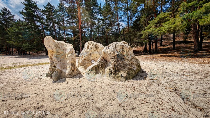 Bei den Sandsteinhöhlen